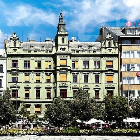 Super King In Center At Historic Wenceslas Square Apartamento *